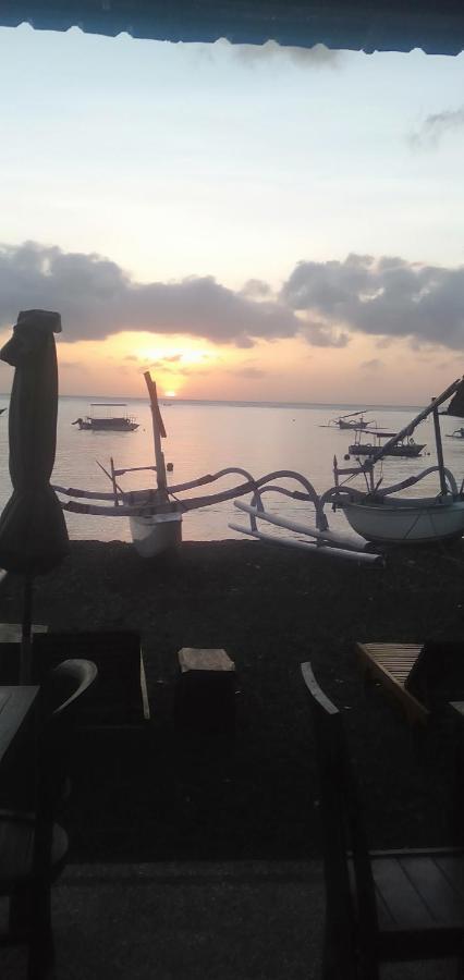 Teman Teman Bungalows 1 Amed Екстериор снимка